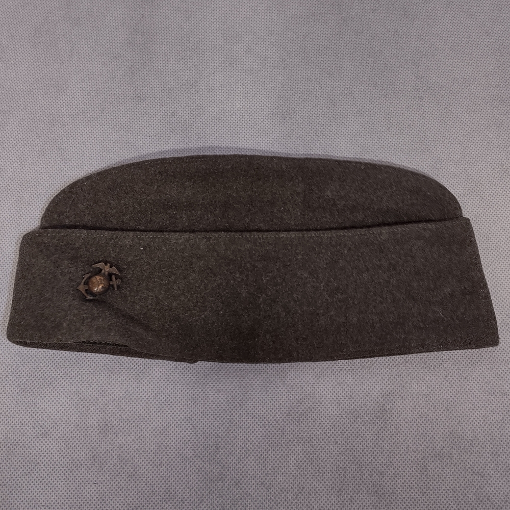 Vintage 1950s USMC Garrison Wool Hat Beret Uniform Cap And USMC Hat Pin 6 7/8